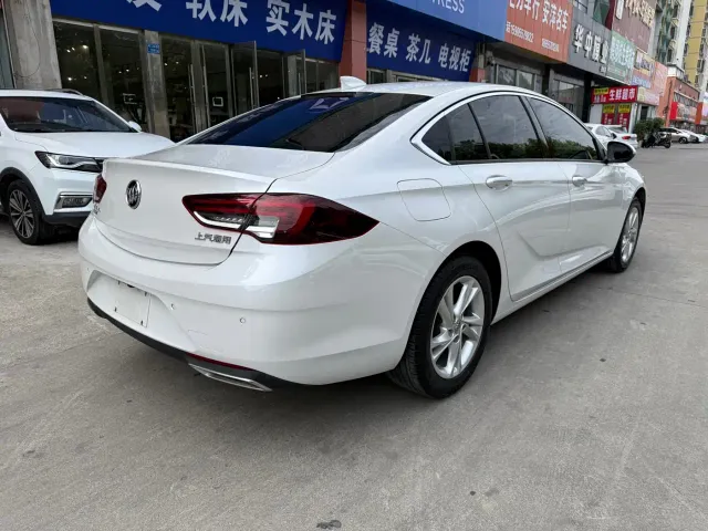 Buick Regal — Фото автомобиля 6