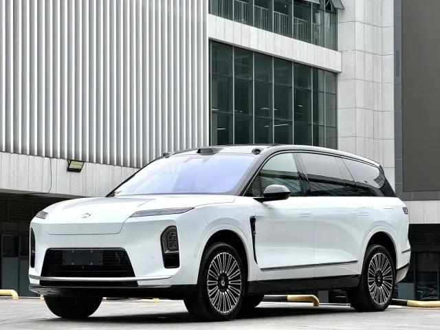 Фотография автомобиля — Nio ES8