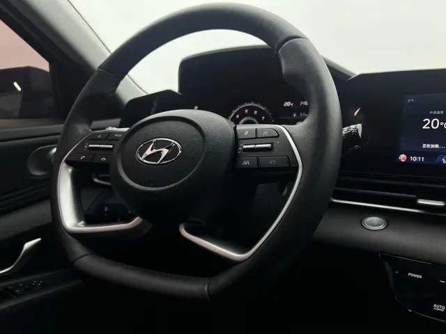 Hyundai Elantra — Фото автомобиля 9