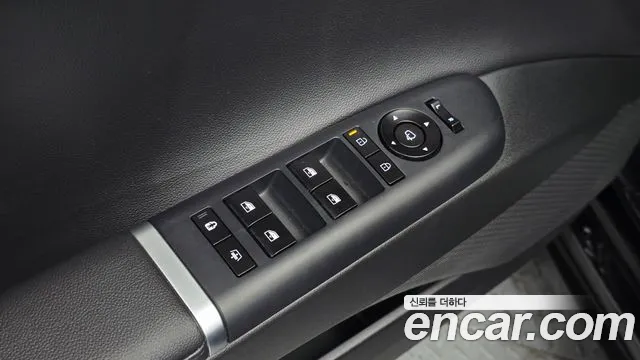Hyundai Grandeur Grandeur (GN7) 2.5 Бензин 2WD — Фото автомобиля 15