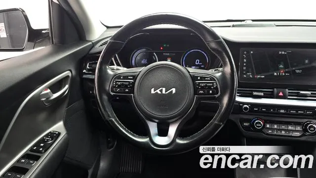 Kia Niro — Фото автомобиля 12