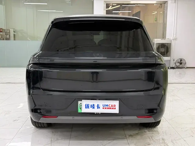 Li Auto L8 — Фото автомобиля 5