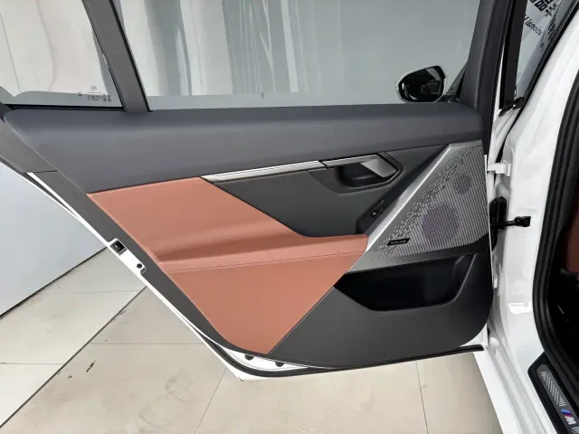 BMW 5 Series — Фото автомобиля 21