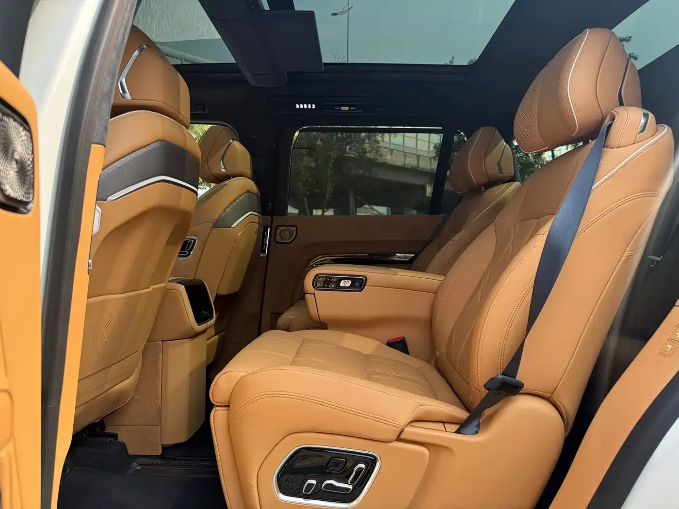 ZEEKR Zeekr 9X 2025 model Ultra Edition 70kWh — Фото автомобиля 15