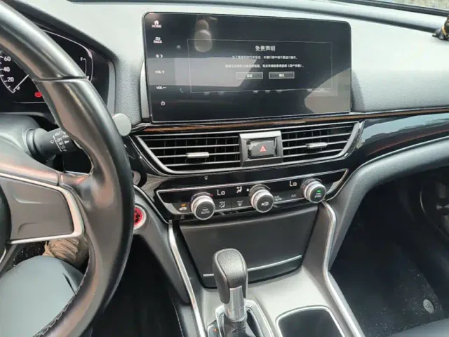 Honda Accord — Фото автомобиля 12