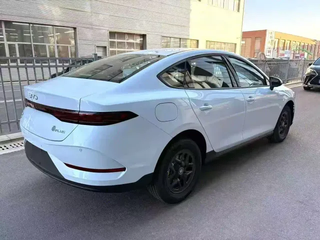 BYD Qin PLUS — Фото автомобиля 5