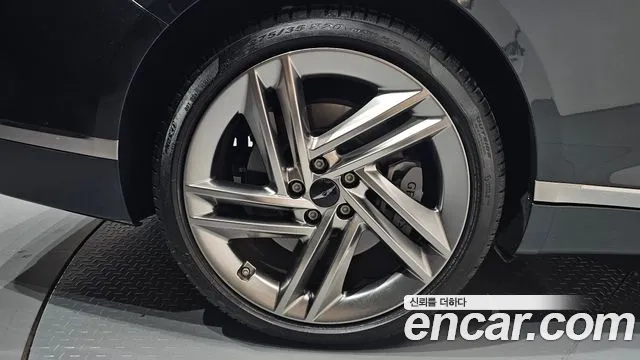 Genesis G80 Бензин 3.5 турбо AWD — Фото автомобиля 21