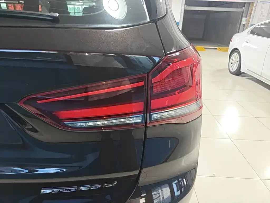 BMW BMW X1 2022 sDrive25Li Leading — Фото автомобиля 7