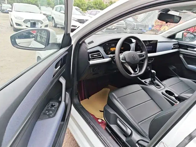 Volkswagen Lavida — Фото автомобиля 15