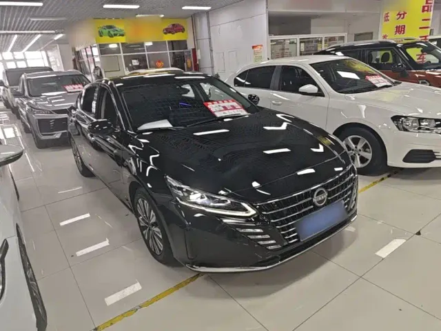 Nissan Teana — Фото автомобиля 3