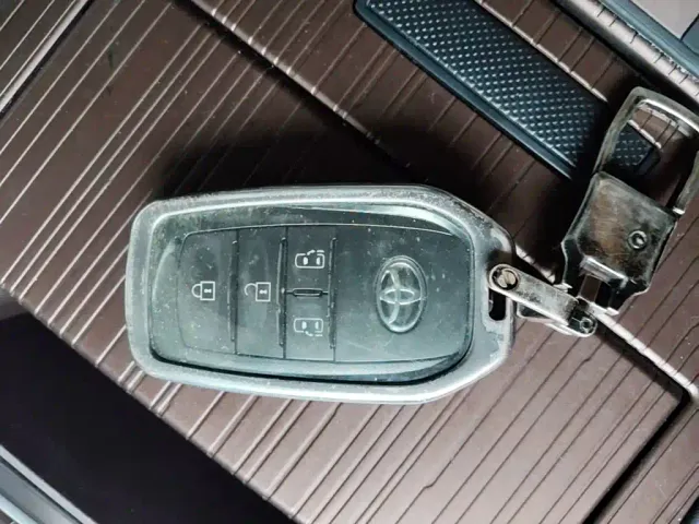 Toyota Granvia — Фото автомобиля 8