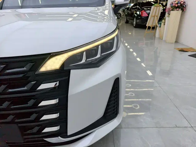 GAC Trumpchi M6 — Фото автомобиля 7