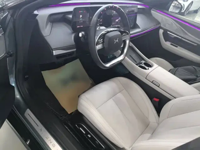 Xpeng P7 — Фото автомобиля 15