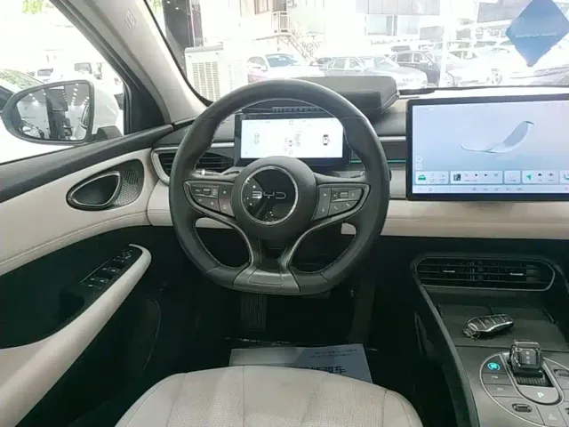BYD Seal 05 DM-i — Фото автомобиля 10