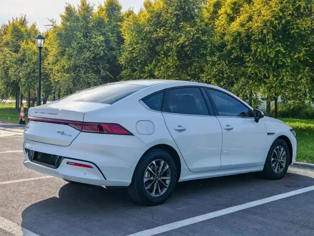 BYD Qin PLUS — Фото автомобиля 7