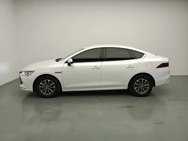 BYD Qin PLUS — Фото автомобиля 4
