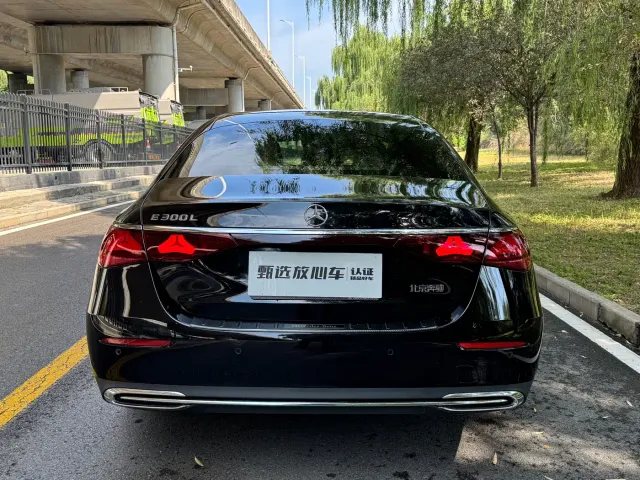 Mercedes-Benz E-Class — Фото автомобиля 14