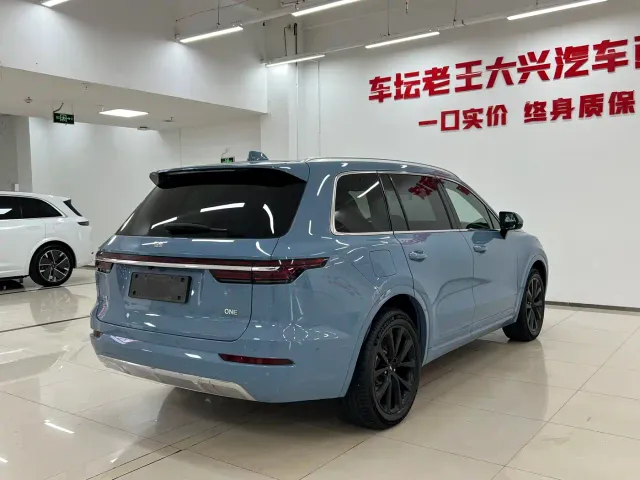 Li Auto ONE — Фото автомобиля 11