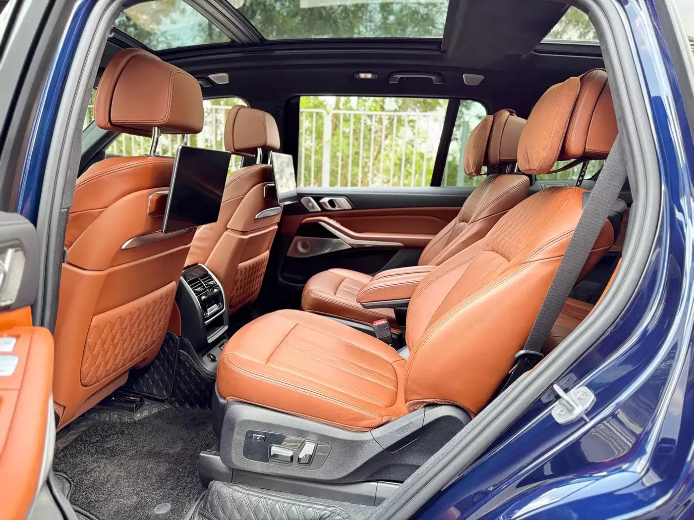 BMW BMW X7 M60i 2023 xDrive M60i — Фото автомобиля 12