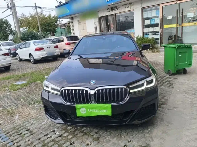 BMW 5 Series — Фото автомобиля 2