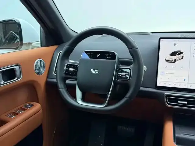 Li Auto L9 — Фото автомобиля 14