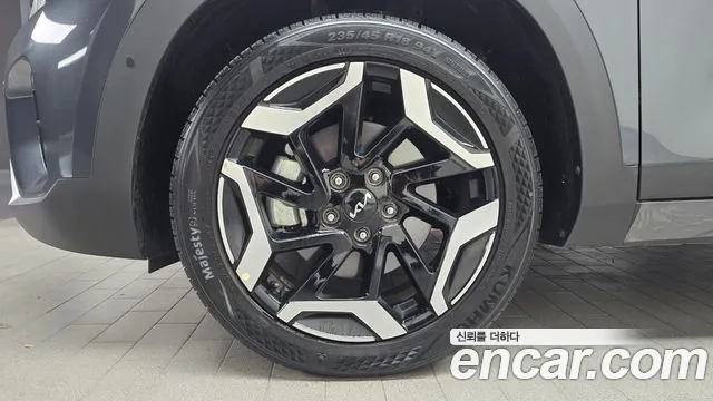 Kia Seltos Бензин 1.6 турбо 2WD — Фото автомобиля 5