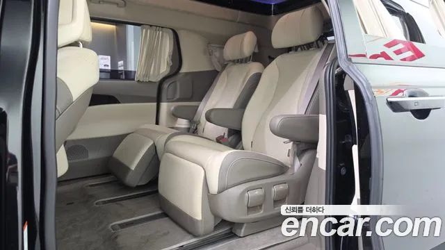 Kia Carnival Generation 4 — Фото автомобиля 12