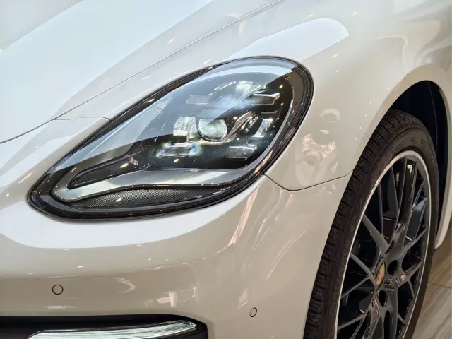 Porsche Panamera — Фото автомобиля 23