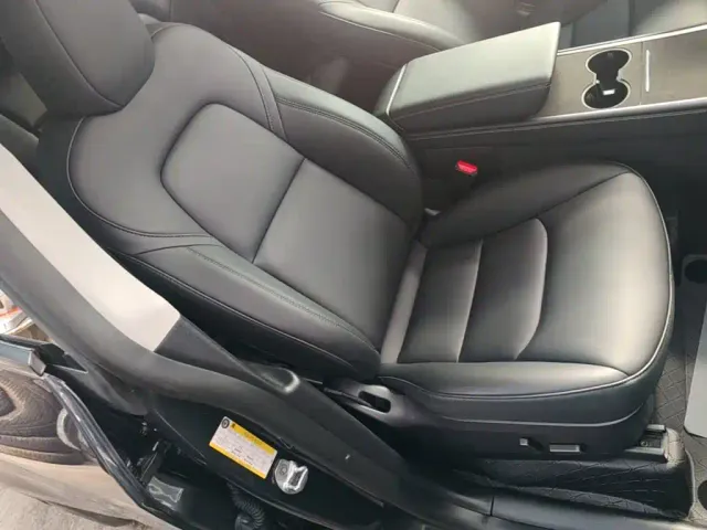 Tesla Model Y — Фото автомобиля 24