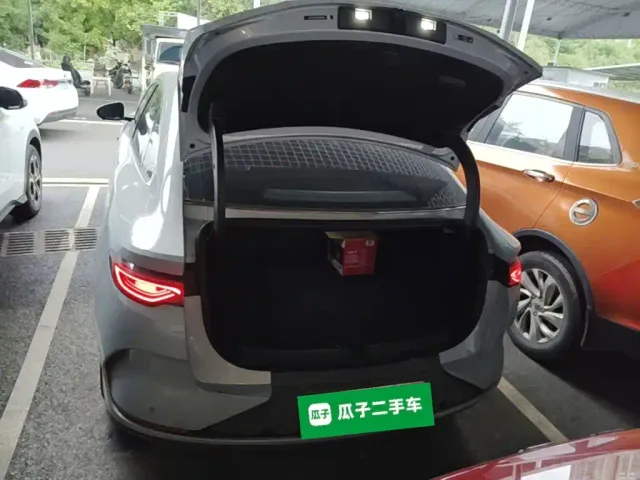 BYD Qin L — Фото автомобиля 18