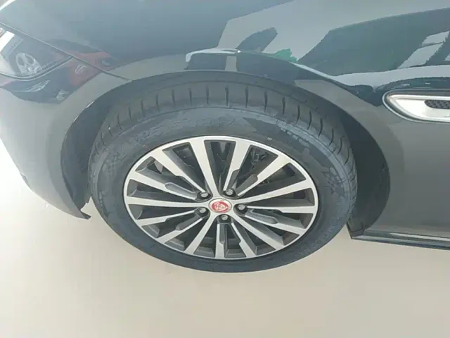 Jaguar XEL — Фото автомобиля 22