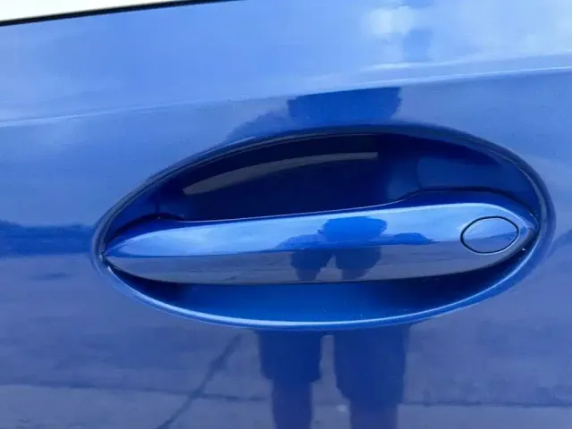 BMW 3 Series — Фото автомобиля 8