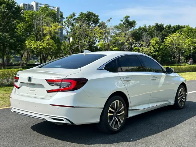 Honda Accord — Фото автомобиля 9