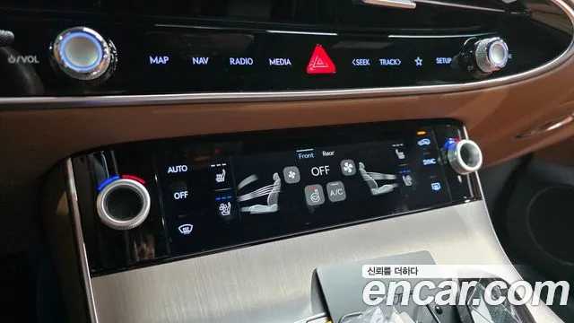 Genesis GV70 — Фото автомобиля 19