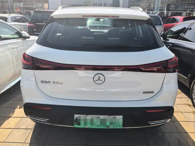 Mercedes-Benz EQA — Фото автомобиля 7