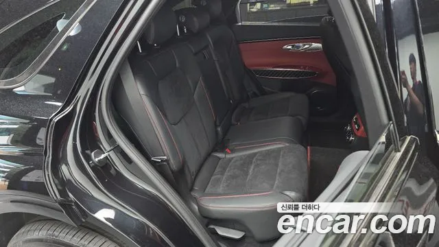 Genesis GV70 — Фото автомобиля 17