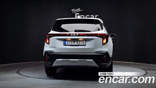 Kia Seltos Новый Seltos Бензин 1.6 турбо 2WD — Фото автомобиля 4