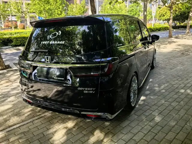 Honda Odyssey 2022 2.0L e:HEV Sharp·Luxury 4-Seater Edition — Фото автомобиля 10