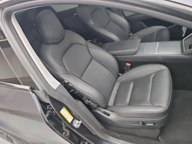 Tesla Model Y — Фото автомобиля 24