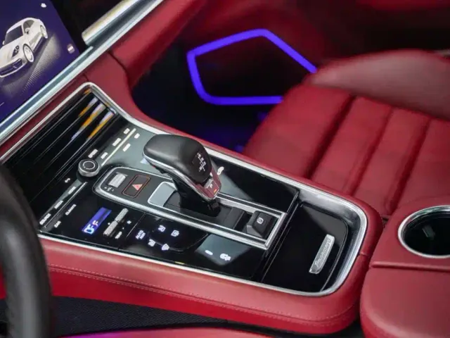 Porsche Panamera — Фото автомобиля 14