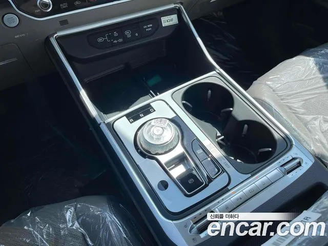 Kia Carnival Generation 4 — Фото автомобиля 14
