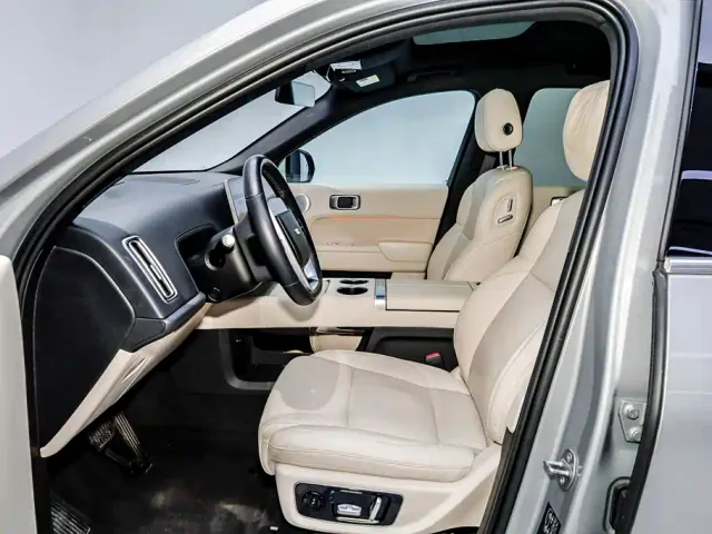 Li Auto L8 — Фото автомобиля 9
