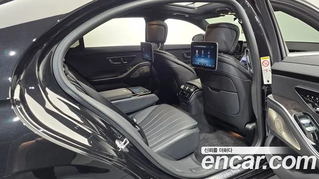 Mercedes-Benz S-Class — Фото автомобиля 10
