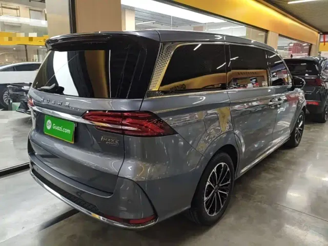Roewe iMAX8 — Фото автомобиля 6
