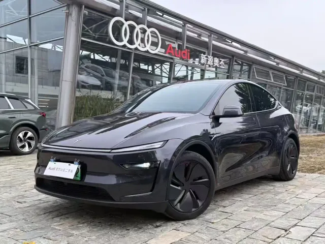 Фотография автомобиля — Tesla Model Y