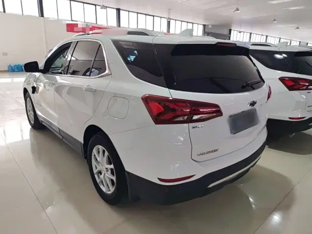 Chevrolet Equinox — Фото автомобиля 4