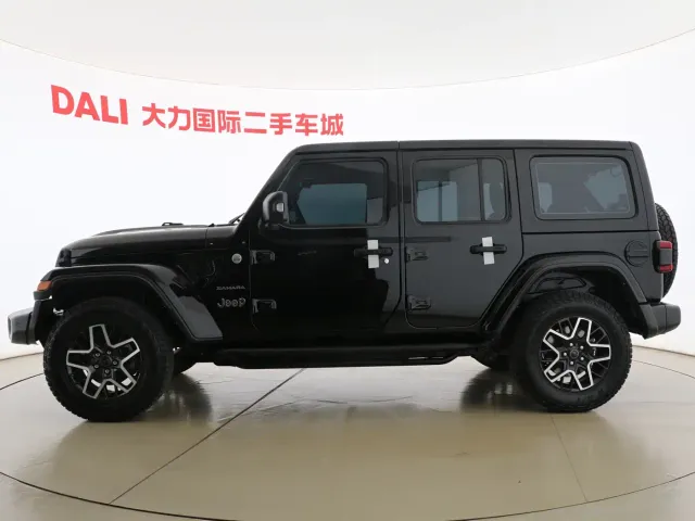 Jeep Wrangler — Фото автомобиля 15
