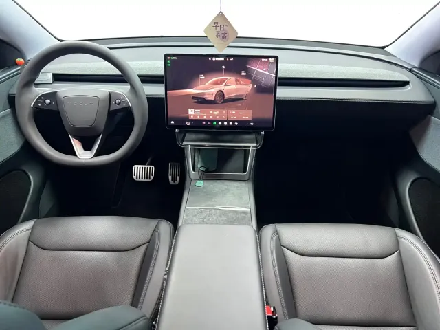 Tesla Model Y — Фото автомобиля 7