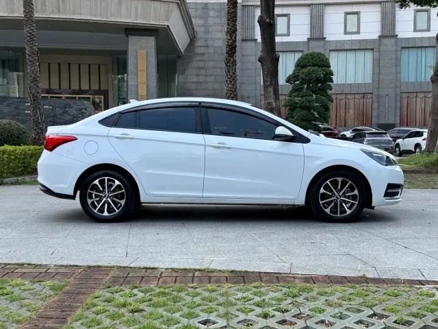 Chery Arrizo 5 — Фото автомобиля 13