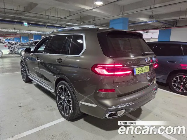 BMW X7 — Фото автомобиля 2